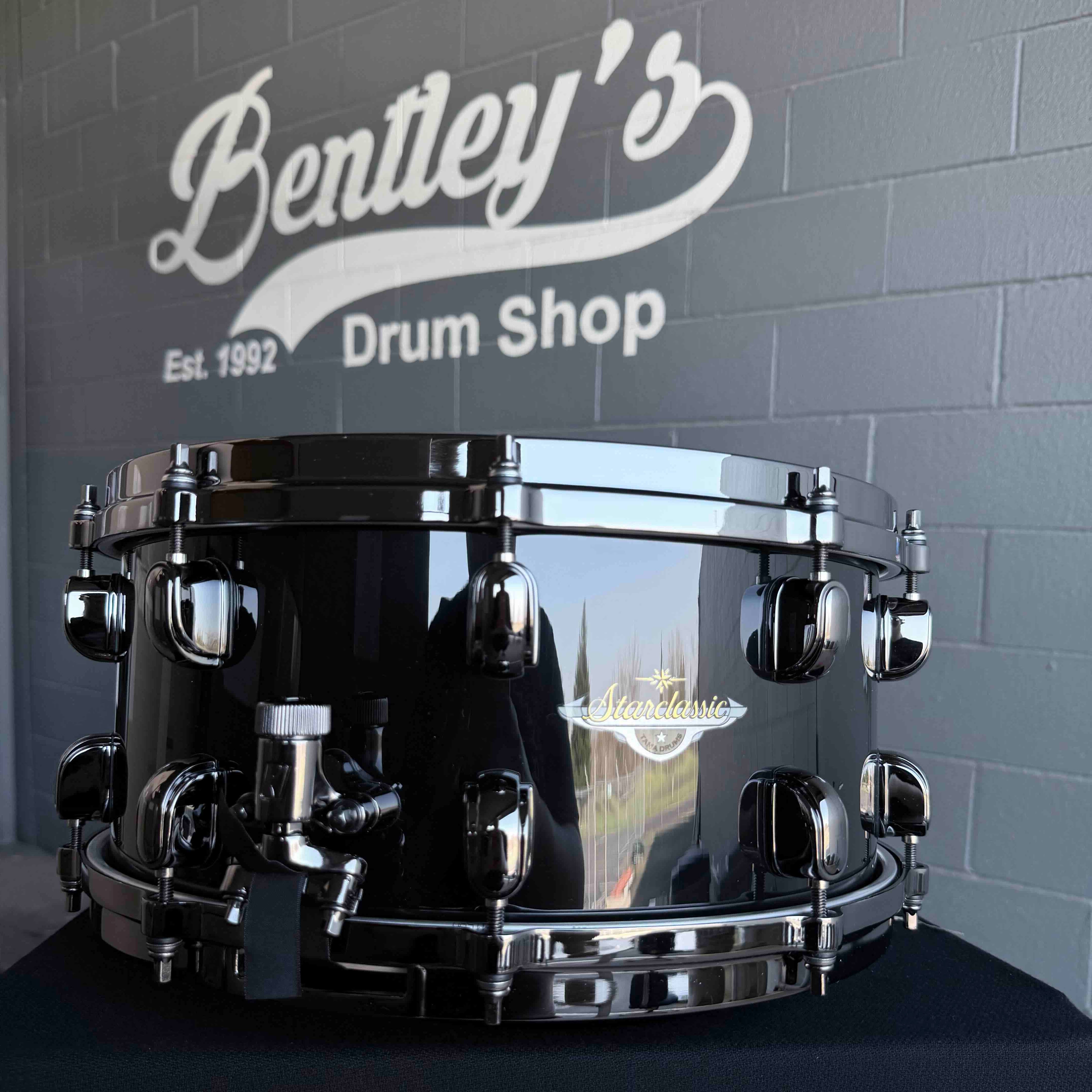 TAMA Starclassic Maple 6.5x14 Snare Drum in Piano Black Gloss Lacquer w/ Black Nickel Hardware